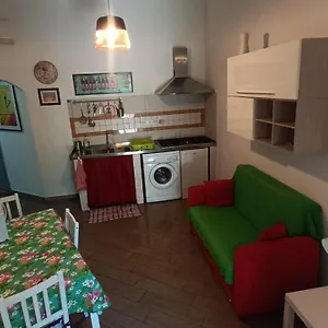 Apartamento Vercelli Near San Giovanni, Roma